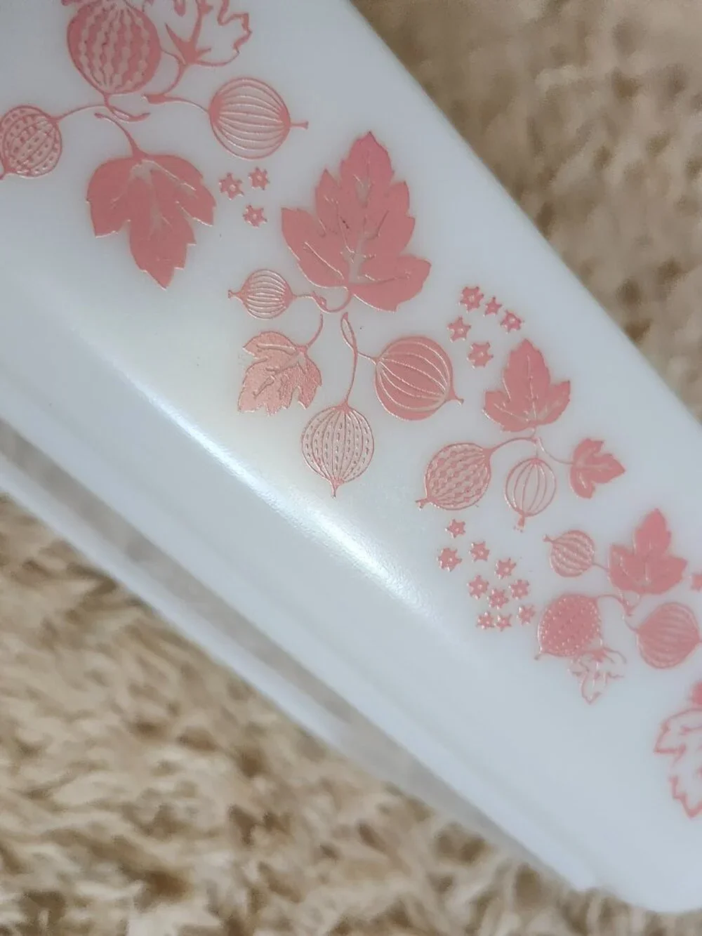 Pyrex pink Gooseberry 503 and 501 with lids